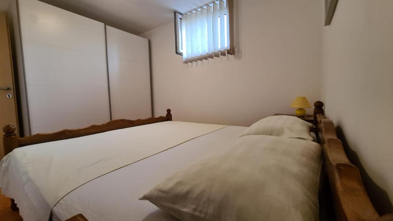 Apartments Pavlinovic Kaštela Eksteriør billede