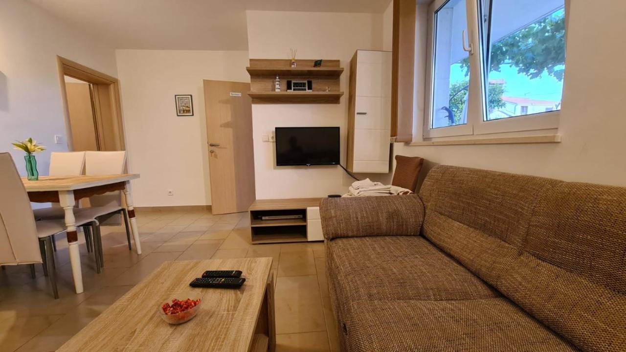 Apartments Pavlinovic Kaštela Eksteriør billede
