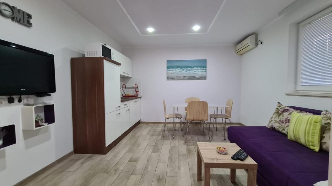 Apartments Pavlinovic Kaštela Eksteriør billede