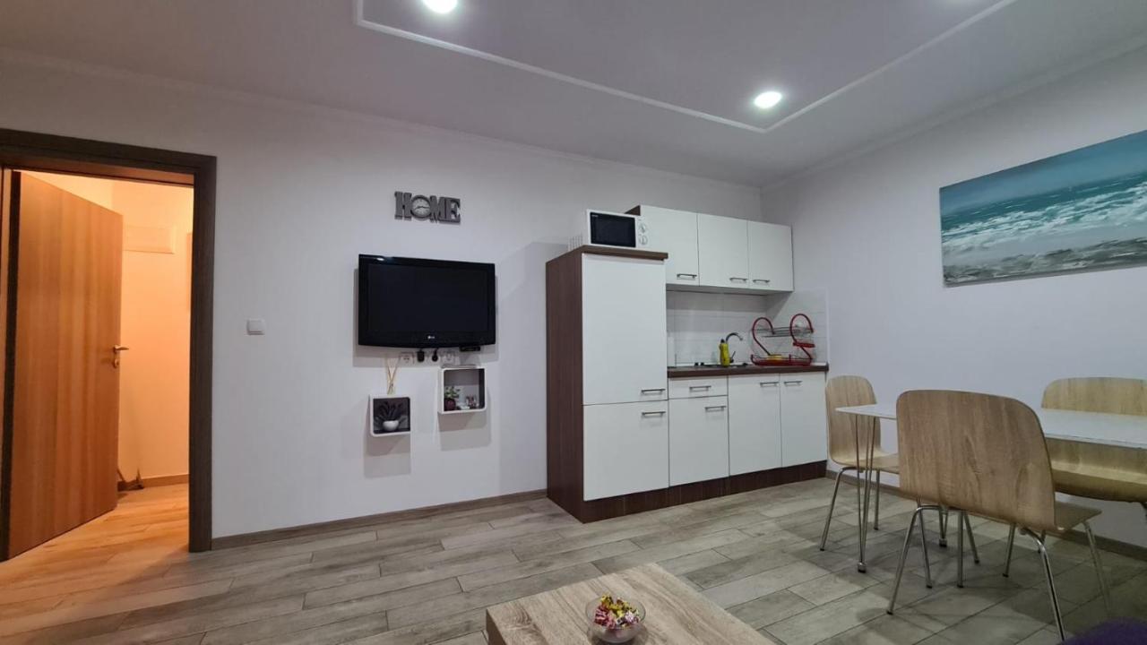 Apartments Pavlinovic Kaštela Eksteriør billede