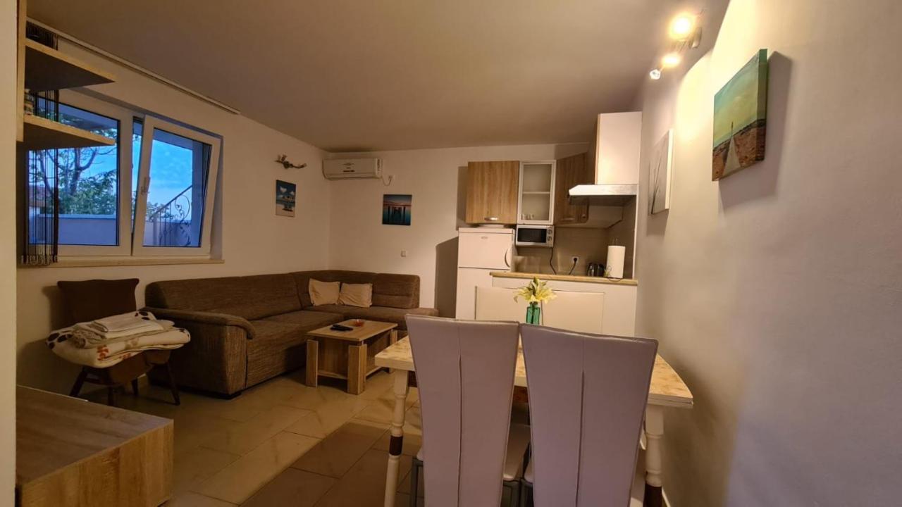 Apartments Pavlinovic Kaštela Eksteriør billede