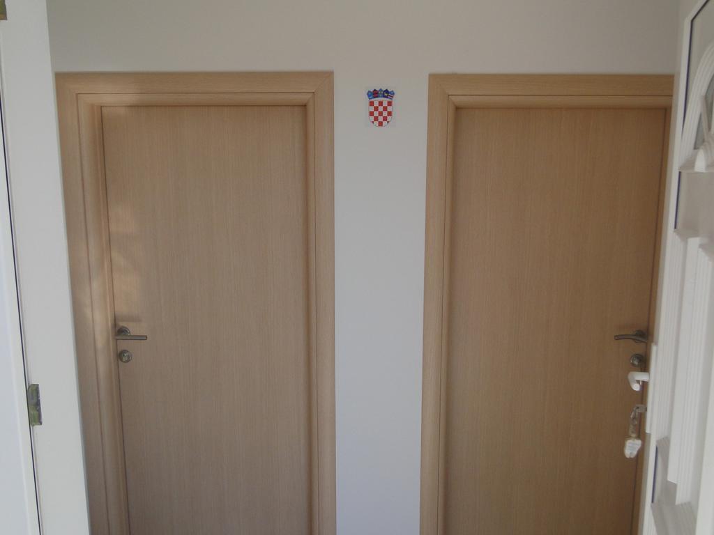 Apartments Pavlinovic Kaštela Eksteriør billede